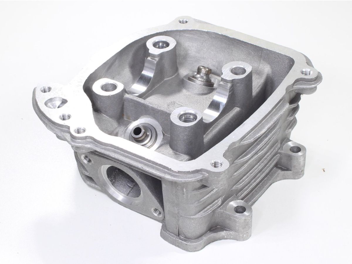 Cilinderkop met kleppen en SLS 125cc - € 29,95