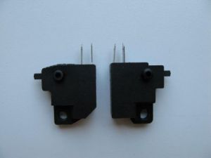 Remlichtschakelaar set Rechts en Links  2 Pins - € 4,95