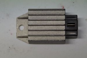 4-takt Spanningsregelaar  001 - € 9,95